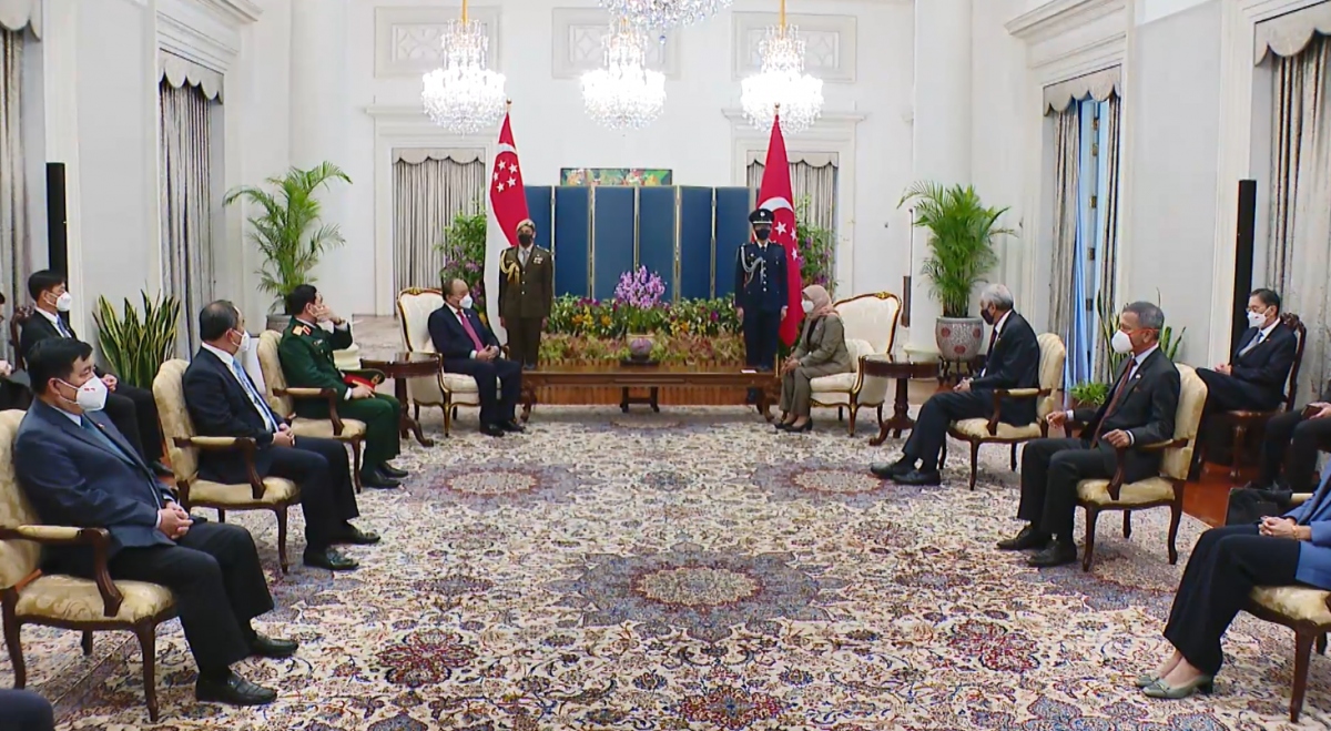 Vietnam always treasures strategic partnership with Singapore, President Phuc says